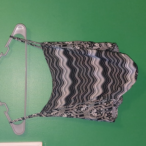 Black and white cropped tank top - Picture 1 of 2